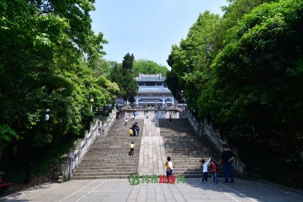 武昌蛇山烈士祠